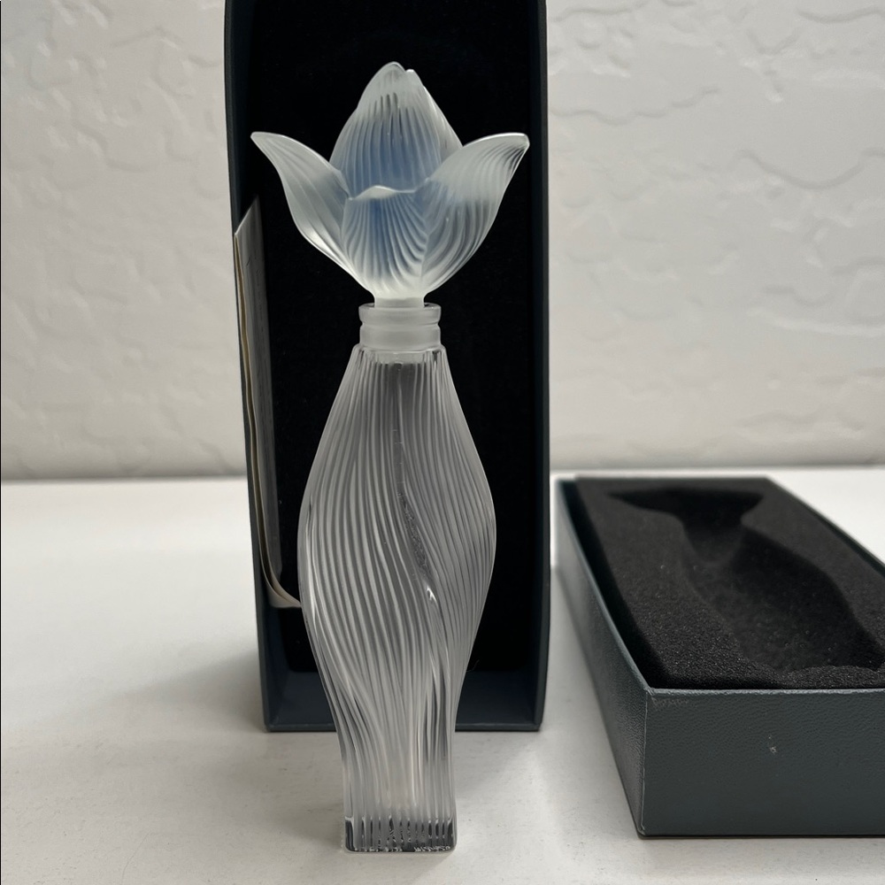 Vintage Lalique Crystal Coquillage Opalescent Perfume Bottle Limited Ed 1997